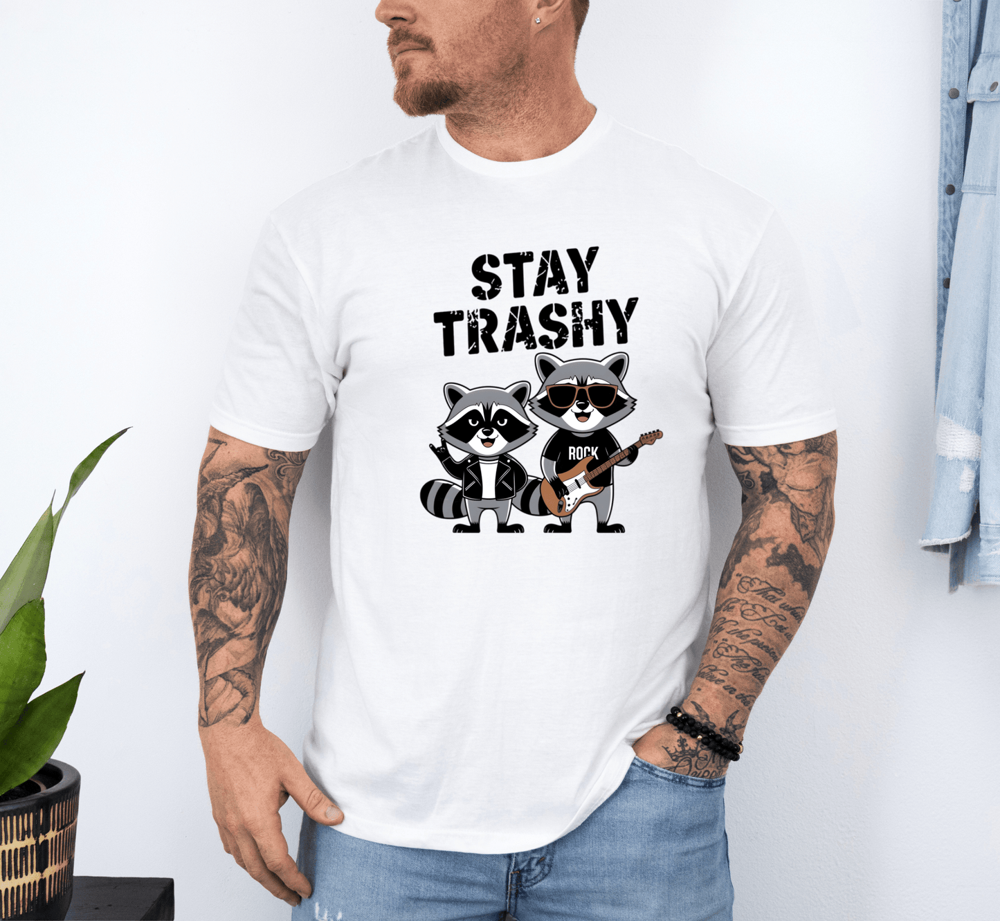 T-Shirt Stay Trashy T-Shirt